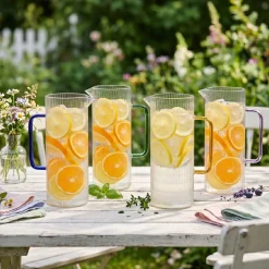 Dzbanek ryflowany Vialli Design Livio, 1,5 l, z żółtym uchem