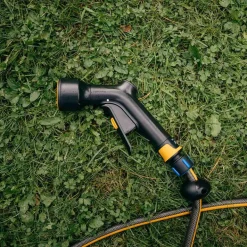 Pistolet zraszający Fiskars Solid, z uniwersalnym złączem, czarny