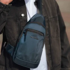 Torba męska crossbody Wings Brant BRT03, 17 x 6 x 35 cm, 3 l, granatowa